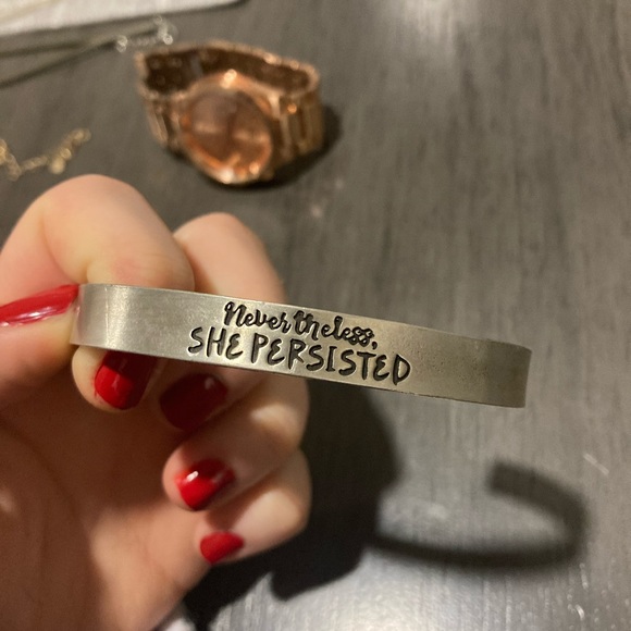 Woman’s motivational bracelet - Picture 1 of 3